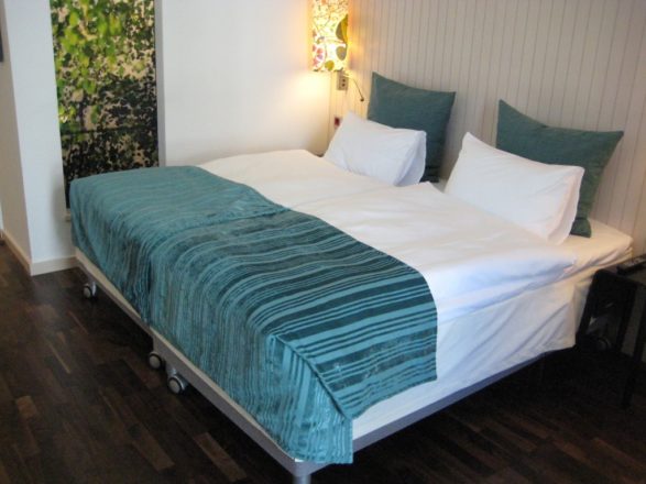 Bedroom – wheelchair accessible first class Hotel Berlin