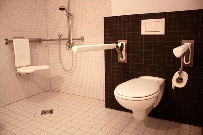 Bath room – wheelchair accessible trendy Apartment Berlin